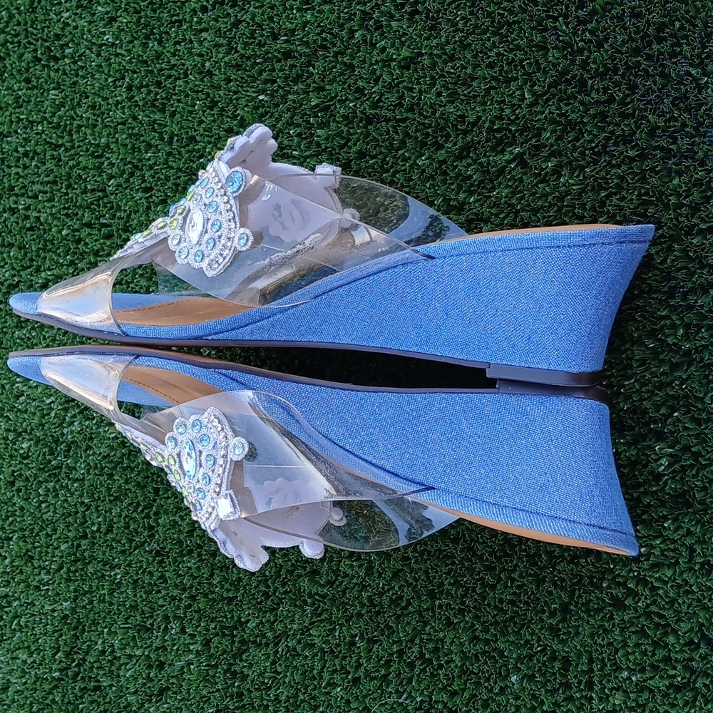 J. Renee Allysen Jeweled Applique Clear Wedge Sandals Chambray Blue Size 9 M - Picture 7 of 9